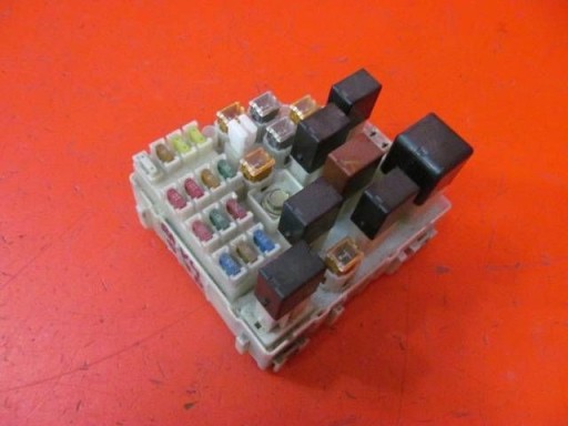 TOYOTA RAV4 RAV 4 II 2 XA20 2.0 D-4D 1CD-FTV module compartment of fuses