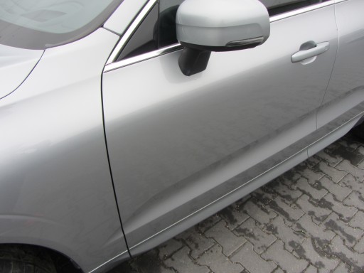 VOLVO XC60 II driver´s left front door XC 60 2 left front 477-46 18R
