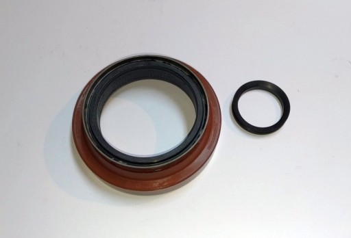 43252-F2425 - уплотнитель полуосей Nissan CABSTAR '06-