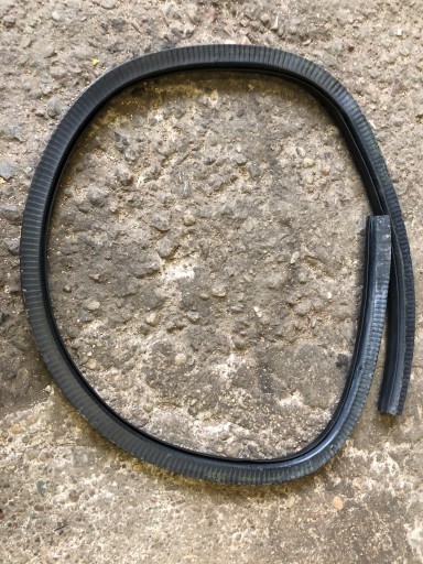 AUDI A3 8P CABRIO нижнее уплотнение двери 8P7831707B