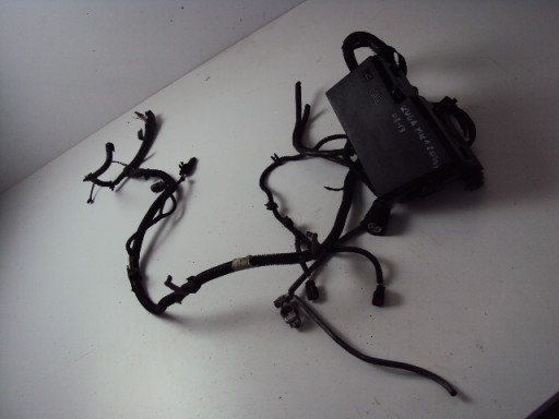 Блок запобіжників ford kuga mk1 2.0 tdci 08-