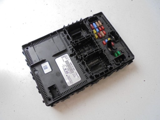 LU5T-15604-BJD - Блок предохранителей ford fiesta mk8 1.0 ecoboost 19