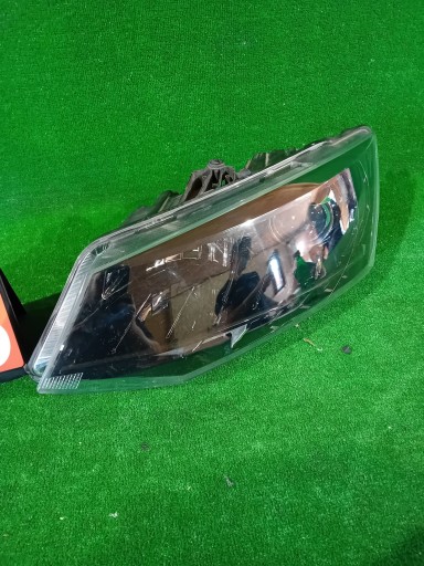 REFLEKTOR levý předek SKODA FABIA III 14- čočka LED