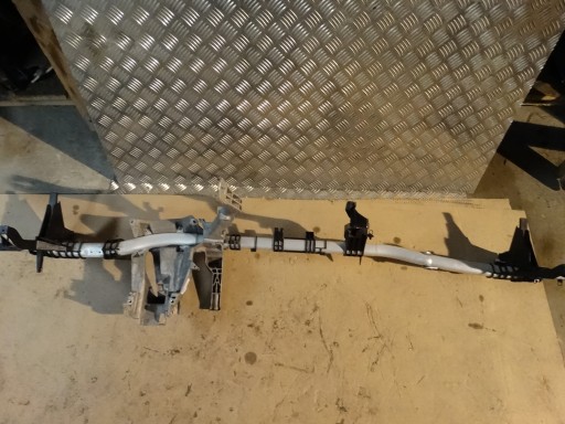 IDEALNY SUPPORTO RINFORZO PARAURTI CONSOLLE MERCEDES W222 1