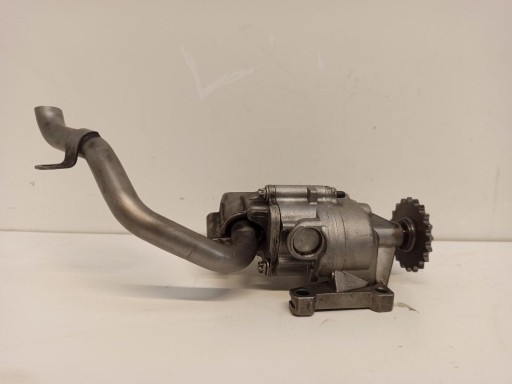 MERCEDES W211 масляный насос A6461810047