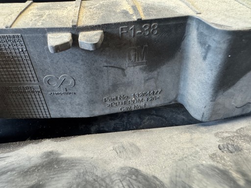 OPEL ASTRA J držák střední nárazníku předek plastový stěny předního 13264477