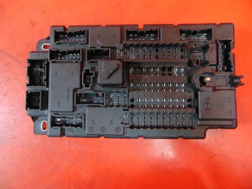 PL3 H7 - Блок предохранителей mini countryman r60 9809590