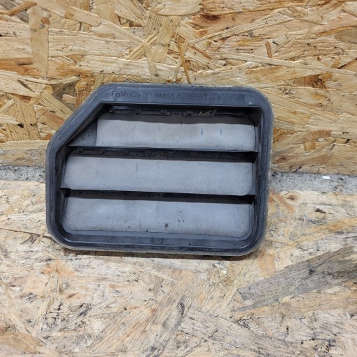 FORD FOCUS MK3 11-18r KOMBI Grille WENTYLACYJNA Aile Arrière Gauche LH