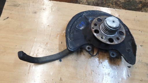 MER52 - MERCEDES W211 кросовер маточина права передня 2.7 CDI