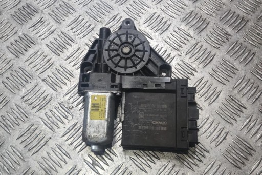 Мотор стеклоподъемника передней правой двери volvo xc90 i 31674758 2.0l дизель