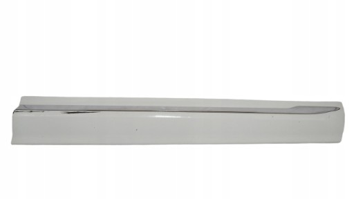 Volvo XC60 II Накладка передней правой двери 31440303