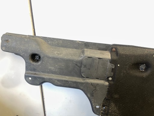 VW PASSAT B8 cover chassis right KOMPLET 2 SZTUKI 3Q0825506