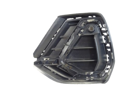 grid of a bumper front front left AUDI Q3 83A 83A807681D