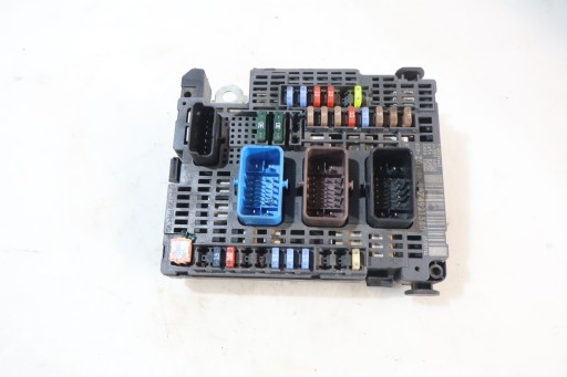 КОРОБКА ЗАПОБІЖНИКІВ CITROEN C4 II 1.6HDI