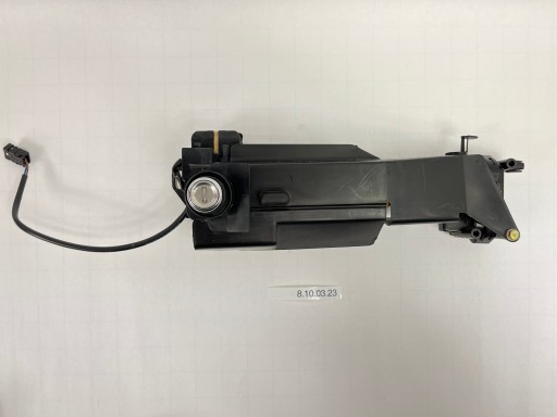 C124 A124 - Замок задніх дверей кришки багажника MERCEDES W124