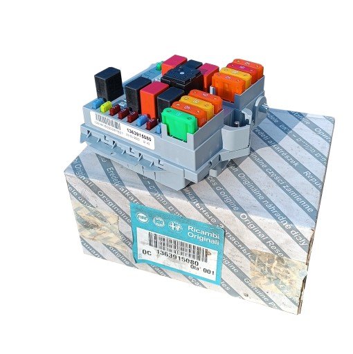 Блок предохранителей ducato jumper boxer 06-> 1363915080 новый oe