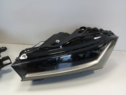 light FULL LED SKODA SUPERB IV 3P1941015 left S.H
