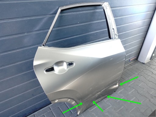 LEXUS NX II (2 GENERACJA) 21- dveře DOOR pravé záď + lišta (poškozené)