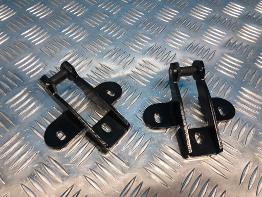 A2097500576 - MERCEDES CLK W209 кабріолет шарнір кріплення даху