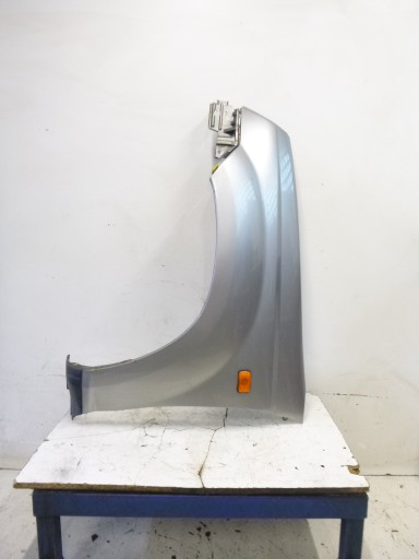 fender front left Nissan X-Trail T30 Kod KX4 Srebrny 2001–2007