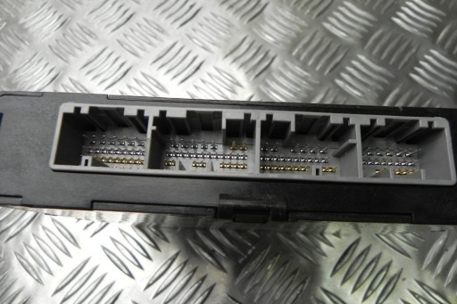 Компьютер двигателя toyota yaris (_p13_) 899810d140 гибрид 54kw 2014