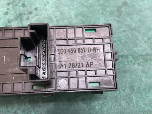 window control switch VOLKSWAGEN PASSAT B8 5G0959857D @M