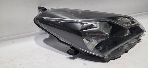 light right front TOYOTA YARIS III LIFT 17-20 original EUROPA 0D-195