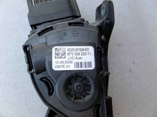 potentiometer gas ford s-max mk1 2,0 tdci 6G92-9F836-KD