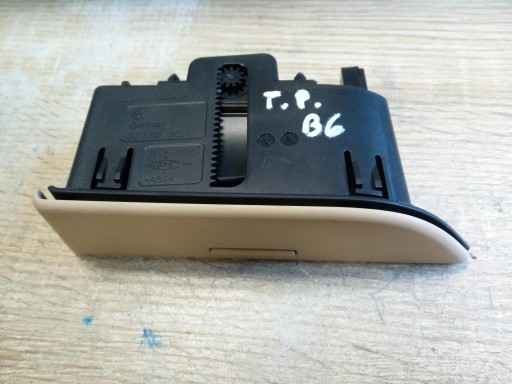 3C4857302 - Попільничка VW PASSAT B6 зад.*