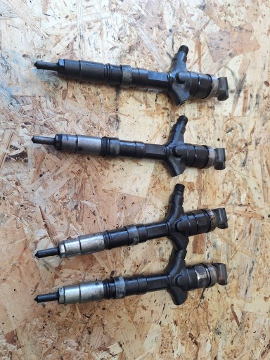 injector 23670-0G040 Toyota Avensis T25 02- 2.0 D4D
