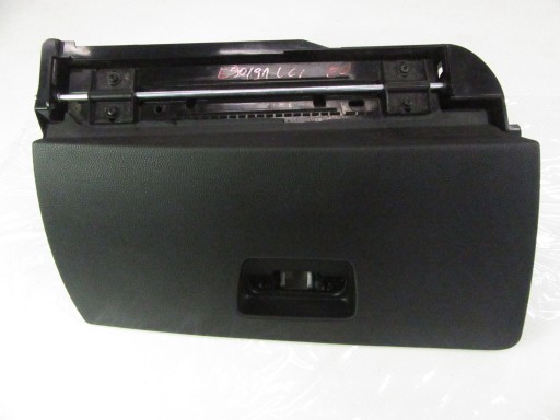 passenger compartment of the dashboard rozdzielczej right front of the passenger BMW e90 e91 e92 e93 EUROPA