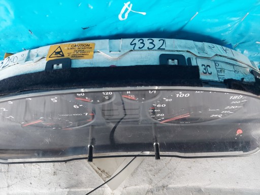 budíky hodiny A4 B5 2.6 V6 8D0
