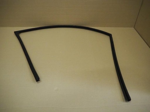 803313616R - УПЛОТНИТЕЛЬ СТЕКЛА ХРОМ ДВЕРИ ЛЕВЫЙ ПЕРЕДНИЙ KOLEOS II