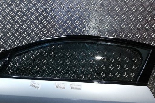 BMW i8 I12 стекло двери левое правое