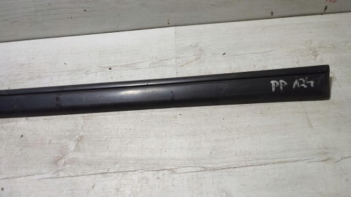 moulding door right front upper Mercedes w124