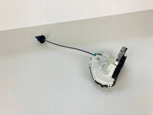 AUDI A5 F5 8W lock door right rear part rear 8X0839016G