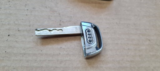 A5 8T LIFT S5 lock cylinder of a lock door key ANGLIK 8T8837168