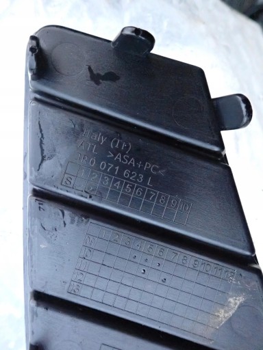 SEAT EXEO AERODINAMIC0 Mriežka ľavá predok 3R0071623