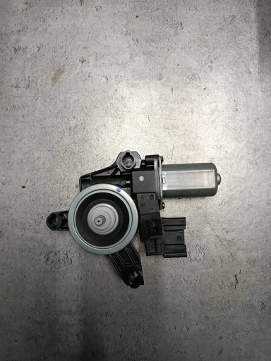 5A18F13 - Электродвигатель правого переднего стекла bmw 2 active tourer u06