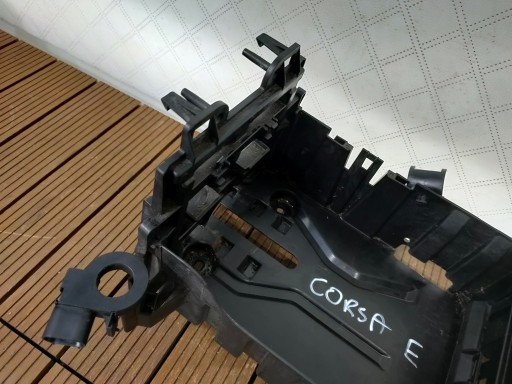 OPEL CORSA E 14-19 1.2 16V držiak akumulátora 13498274 OE