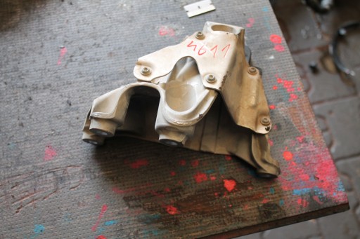 4611. getriebehalter BMW 9895922