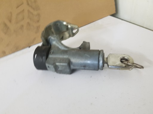WKLAD STACYJKI Z KLUCZYKIEM OPEL CORSA C