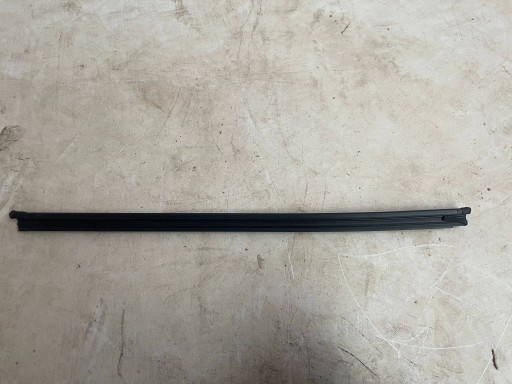 těsnění dveře předek strana pravá VOLKSWAGEN TIGUAN 3 571837479A @A