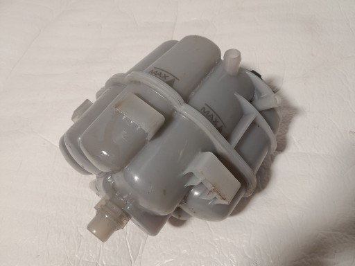 AUDI A4 B9 Réservoir eau 8W1121405E