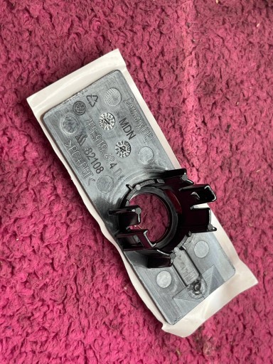 bracket of the sensor PDC front Volkswagen Transporter - Caravelle T6 7E5919494D