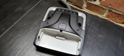 A9109006100 - MERCEDES w907 освітлення кабіни a9109006000