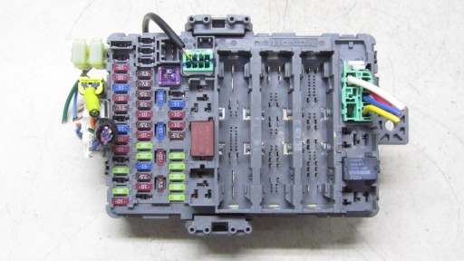 043/186 - Honda cr-v iv 2.2 блок запобіжників t1e-e211