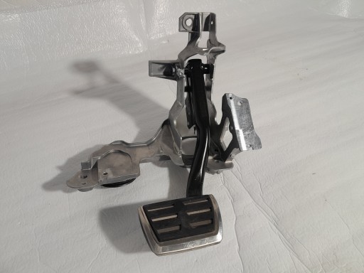AUDI A4 B9 LIFT držač PEDAL kočnice 8W1723117C