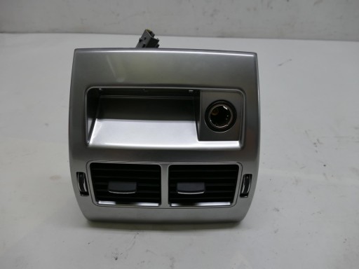 AX23-67846-A - JAGUAR XF X250 LIFT вентиляційна решітка задня задня