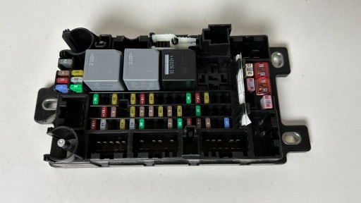 M8D2-14N030-AA - БЛОК ПРЕДОХРАНИТЕЛЕЙ LAND ROVER SPORT L550